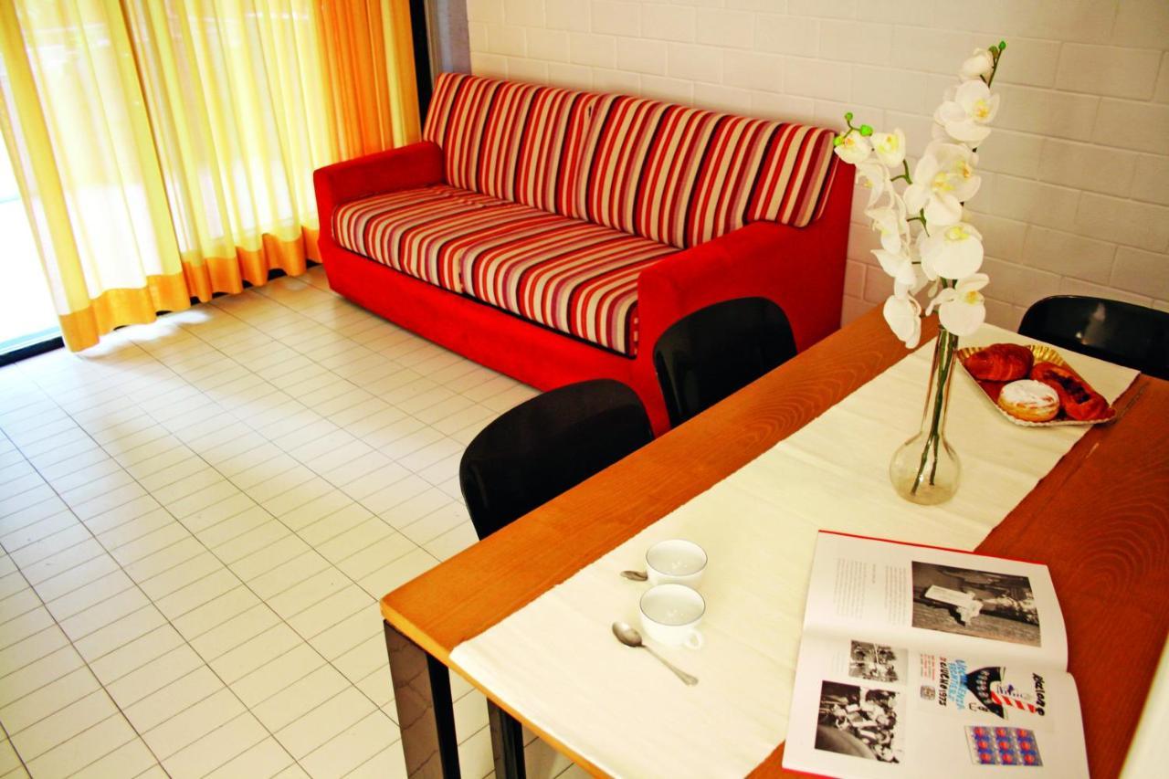 Appartamenti Mimosa Milano Marittima Exteriör bild
